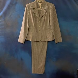 Perceptions 2 piece gray pants suit Size 12